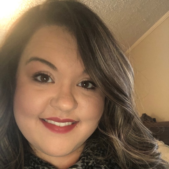 Meet your Posher, Kayla - Picture 1 of 1